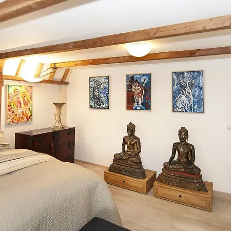 Bed & Breakfast Of Art