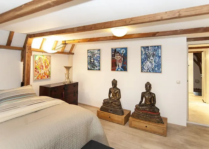 Bed & Breakfast Of Art