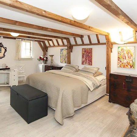 Bed & Breakfast Of Art 2*